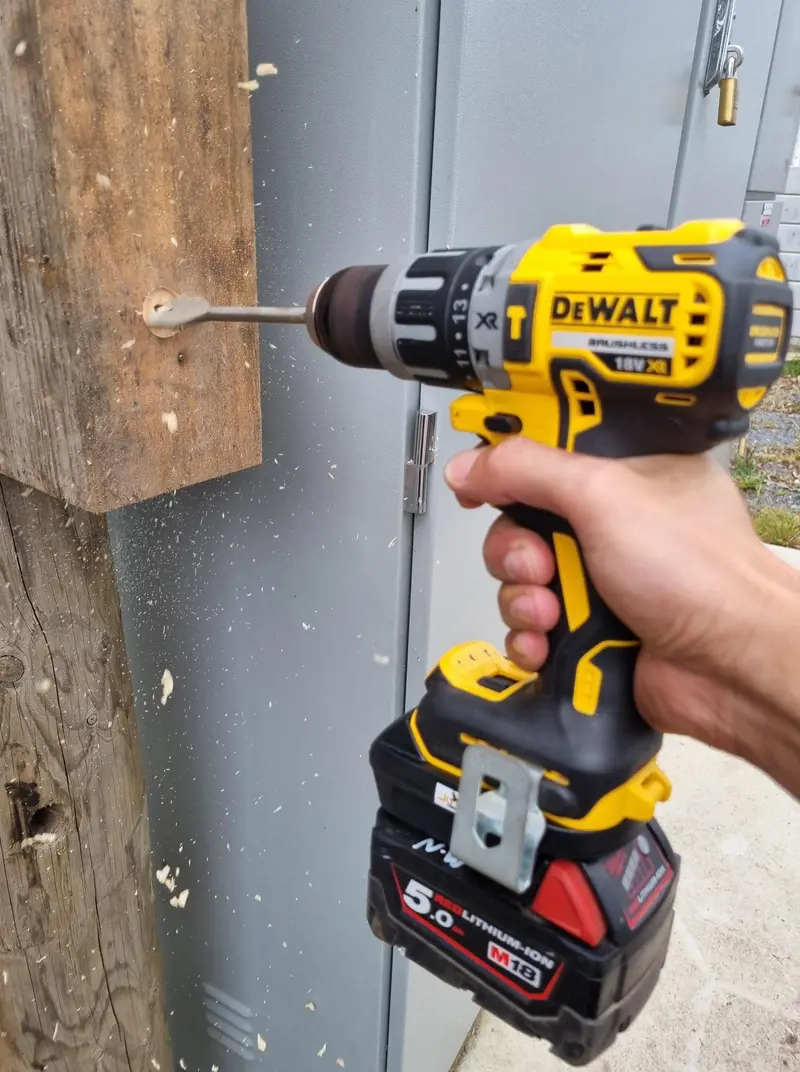 Dewalt 18V To Milwaukee 18V Tool Battery Adapter 1