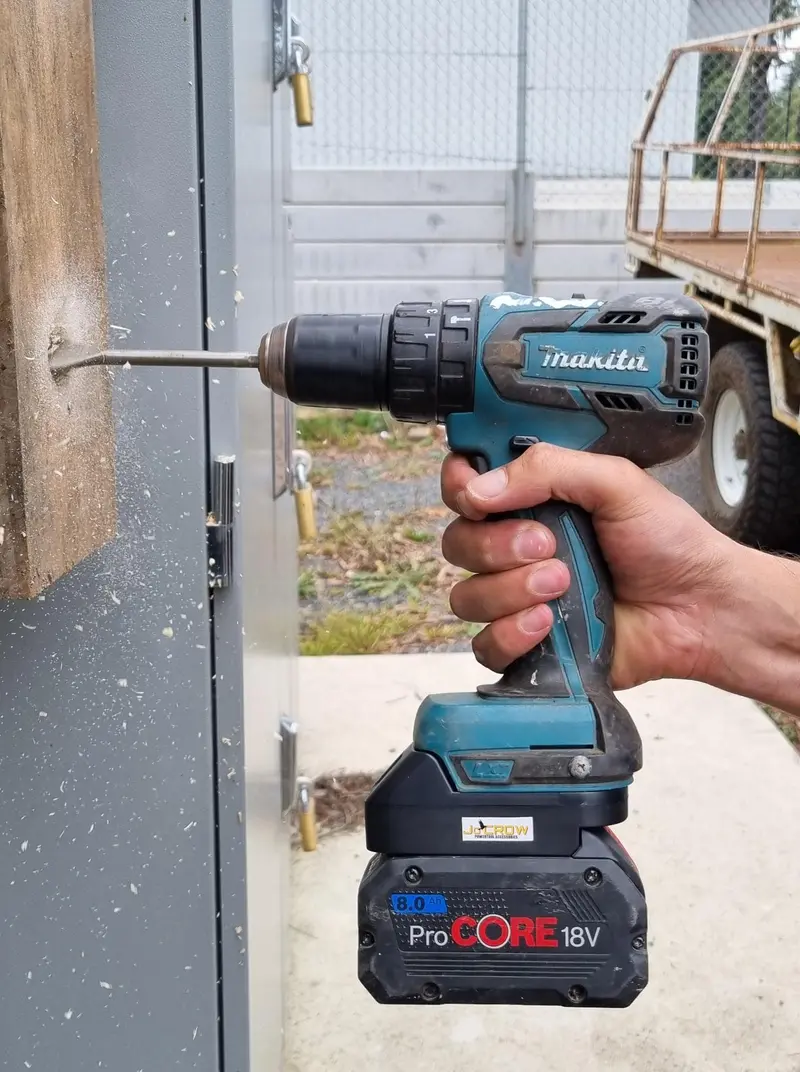 Makita 18V To Bosch 18V Battery Adapter With Integrated Usb Charging 1