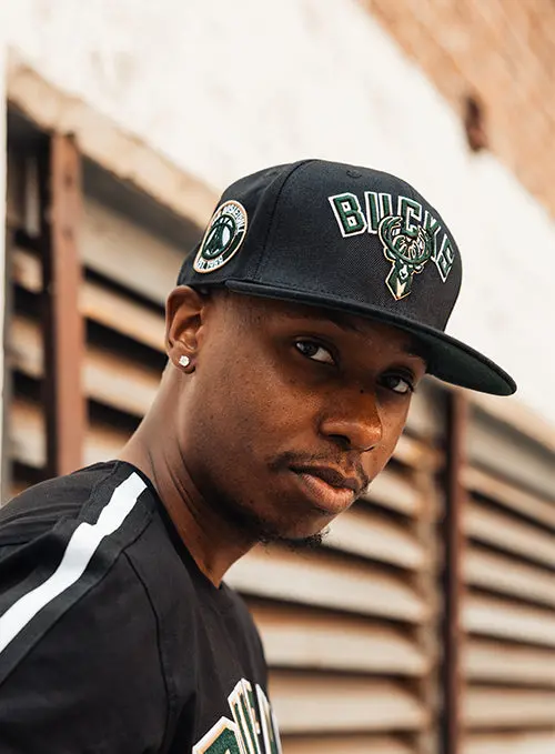 Pro Standard Retro Snapback – Milwaukee Bucks Wordmark Classic Hat 1