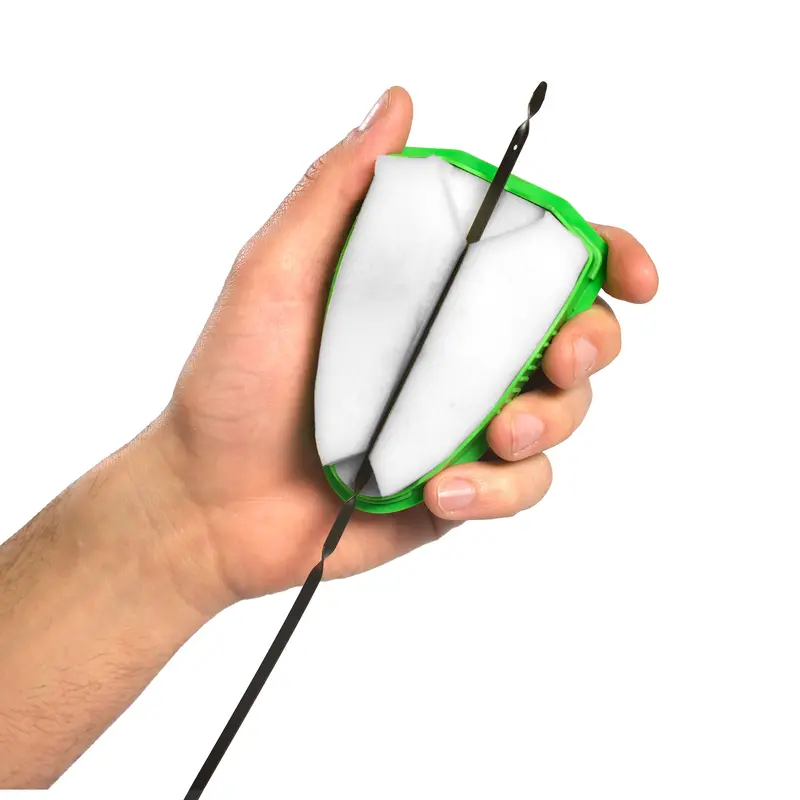 Zip Wipe™ Oil Dipstick Cleaning Sponge With Secure Grip 1